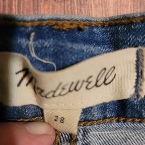 Madewell cut off women's jean shorts, size 28. Button fly. - Picture 5 of 7
